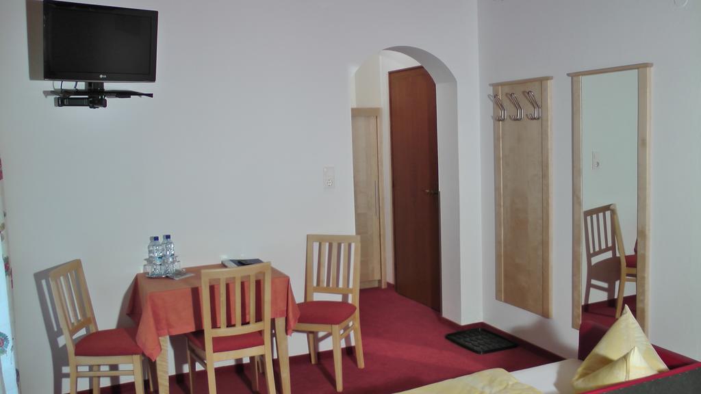 Landhaus Hofer Neustift im Stubaital Habitación foto